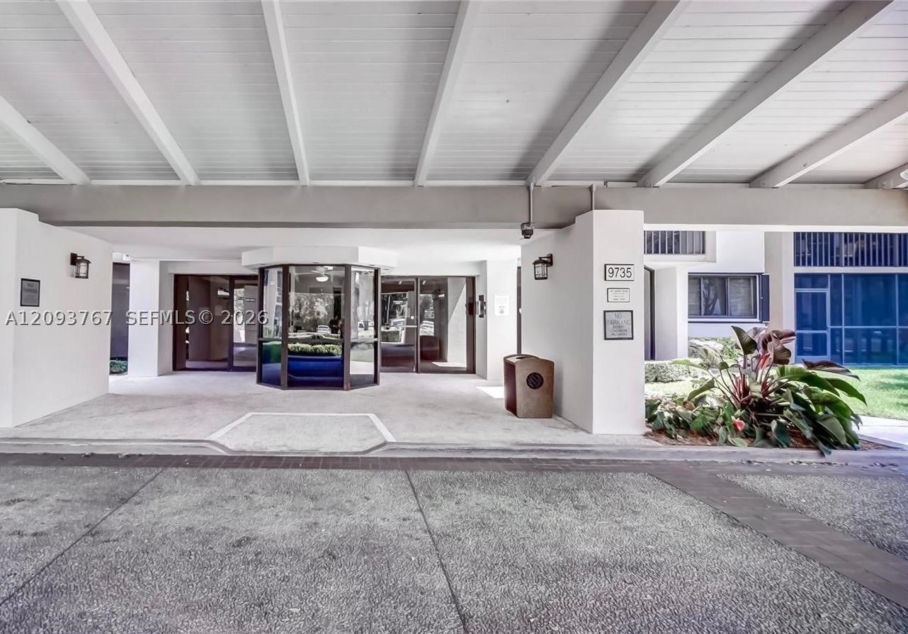 9735 NW 52nd St