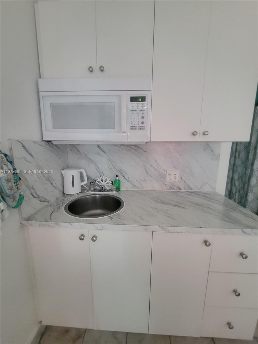 ROYAL SOUTH BEACH CONDO - Residential