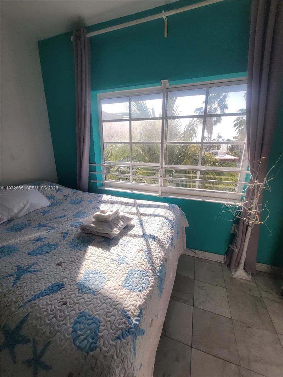 ROYAL SOUTH BEACH CONDO - Residential