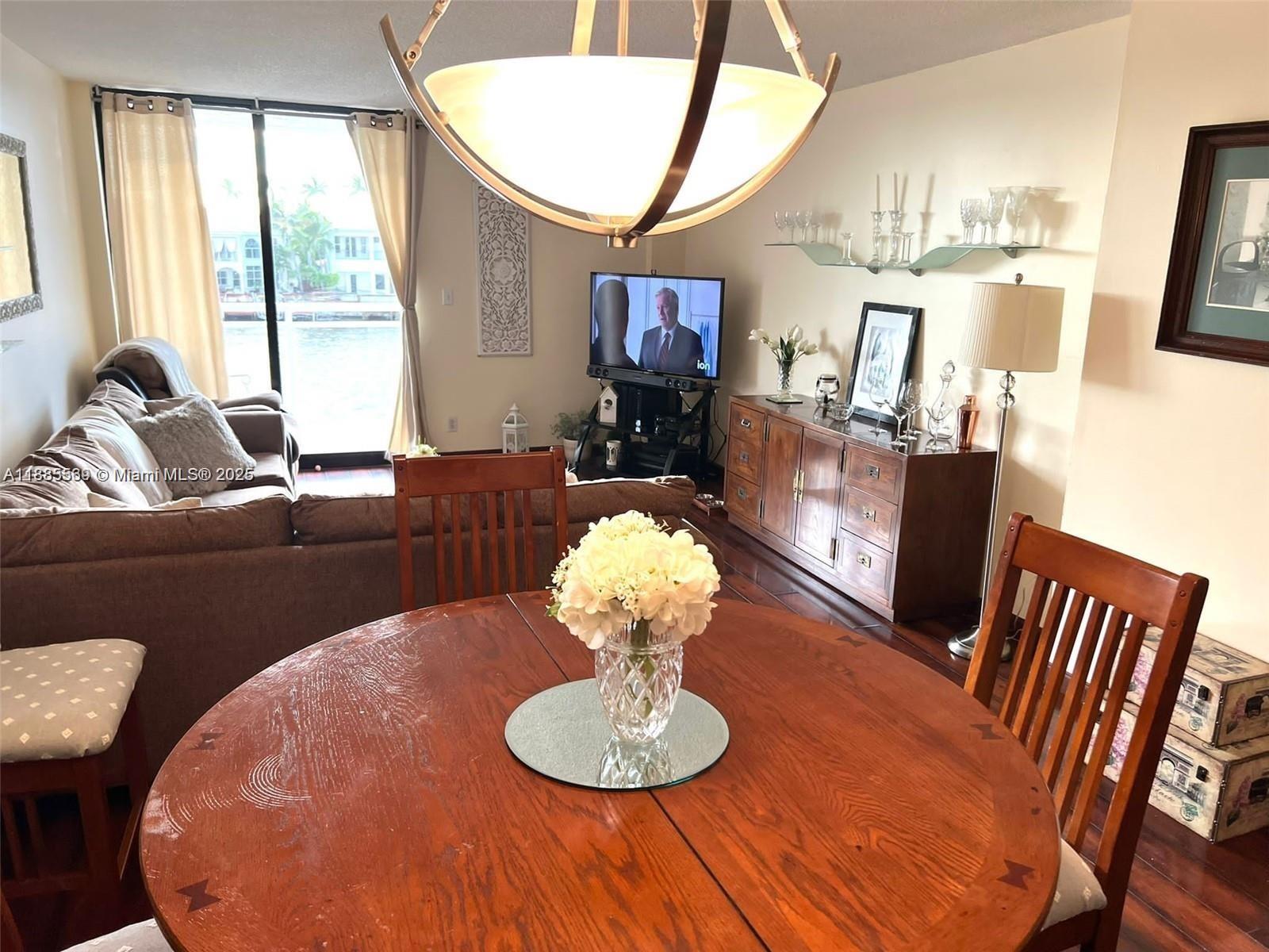 ALLINGTON TOWERS CONDO - Residential