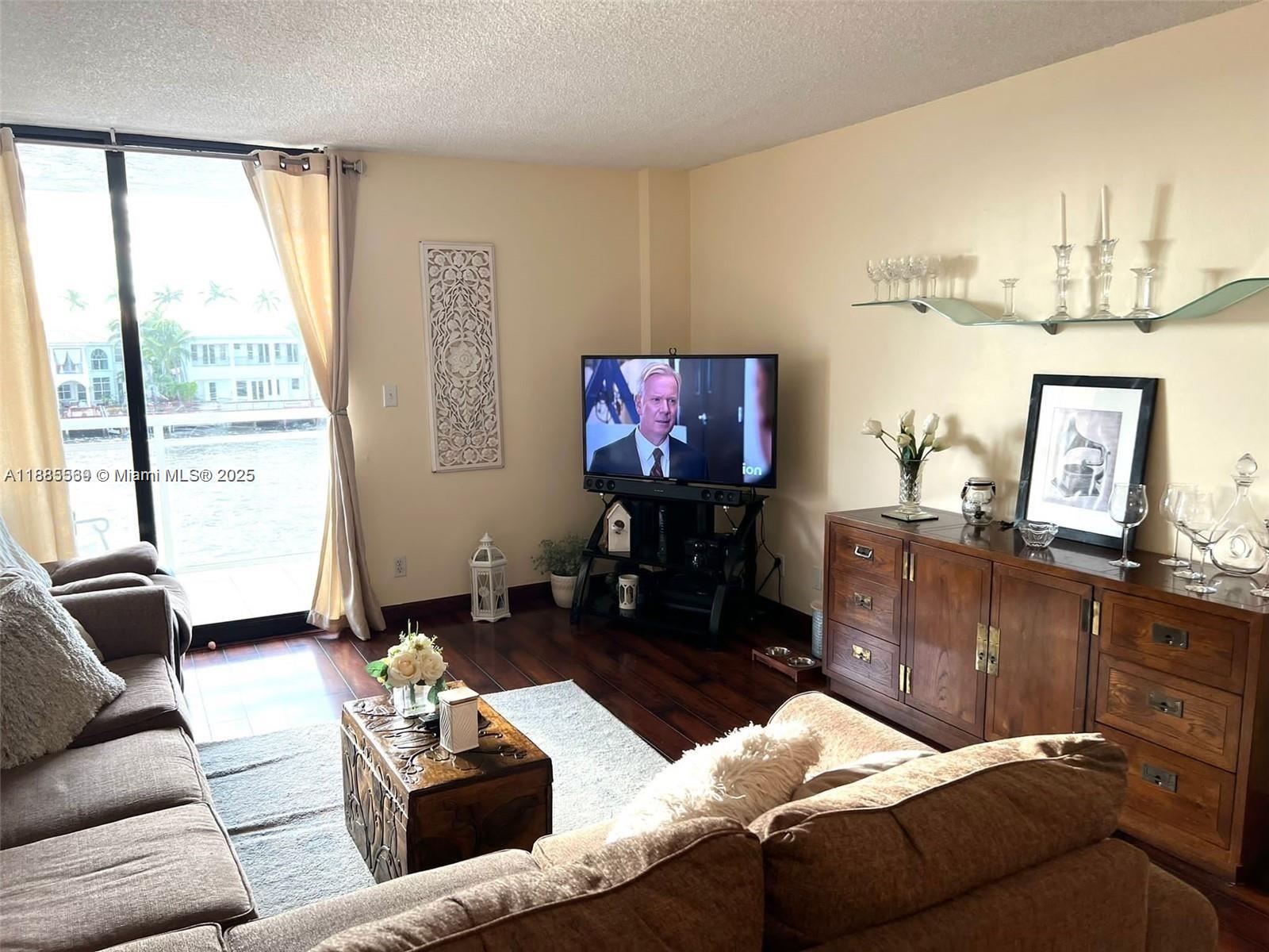 ALLINGTON TOWERS CONDO - Residential