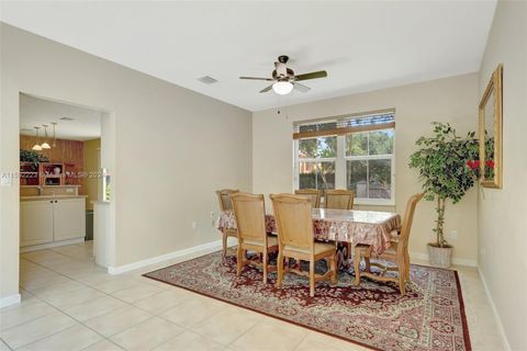 Single Family Residence in Davie FL 14143 Cypress Cove Cir Cir 9.jpg