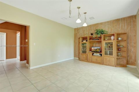 Single Family Residence in Davie FL 14143 Cypress Cove Cir Cir 6.jpg