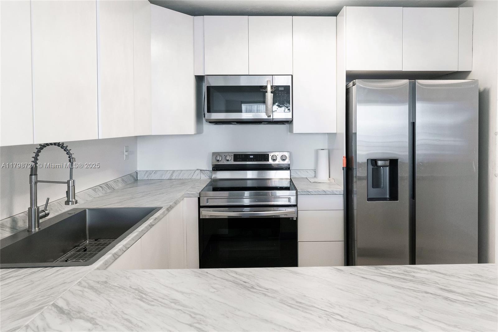 OLYMPUS CONDO PHASE - Residential