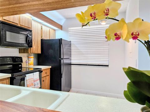 6085 Balboa Cir 403 Boca Raton FL 33433