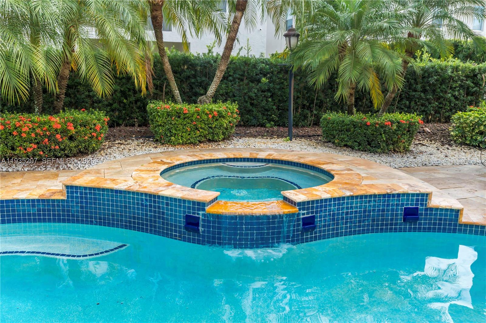 SUNSET LAKES PLAT THREE - Residential