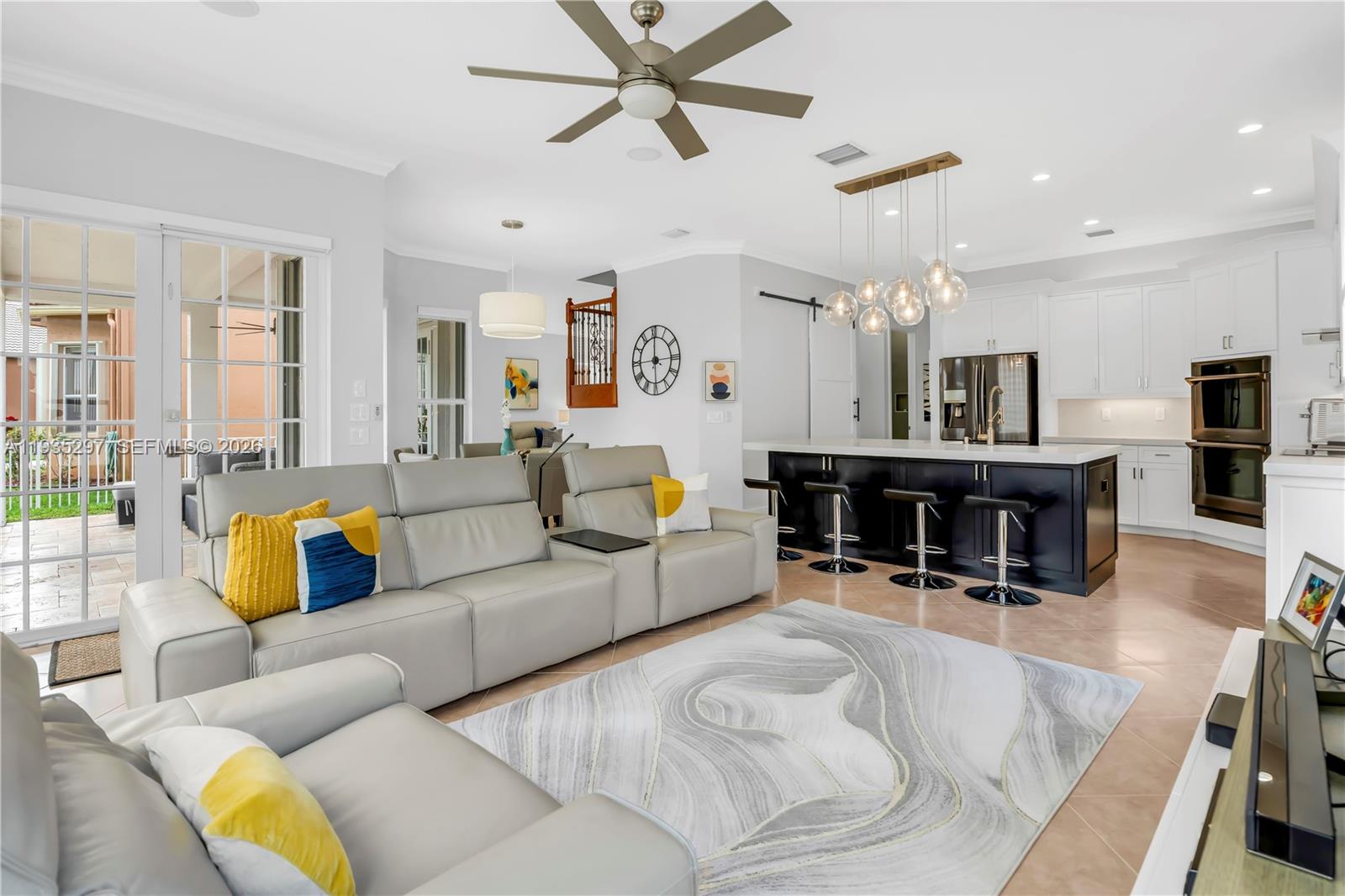 SUNSET LAKES PLAT THREE - Residential