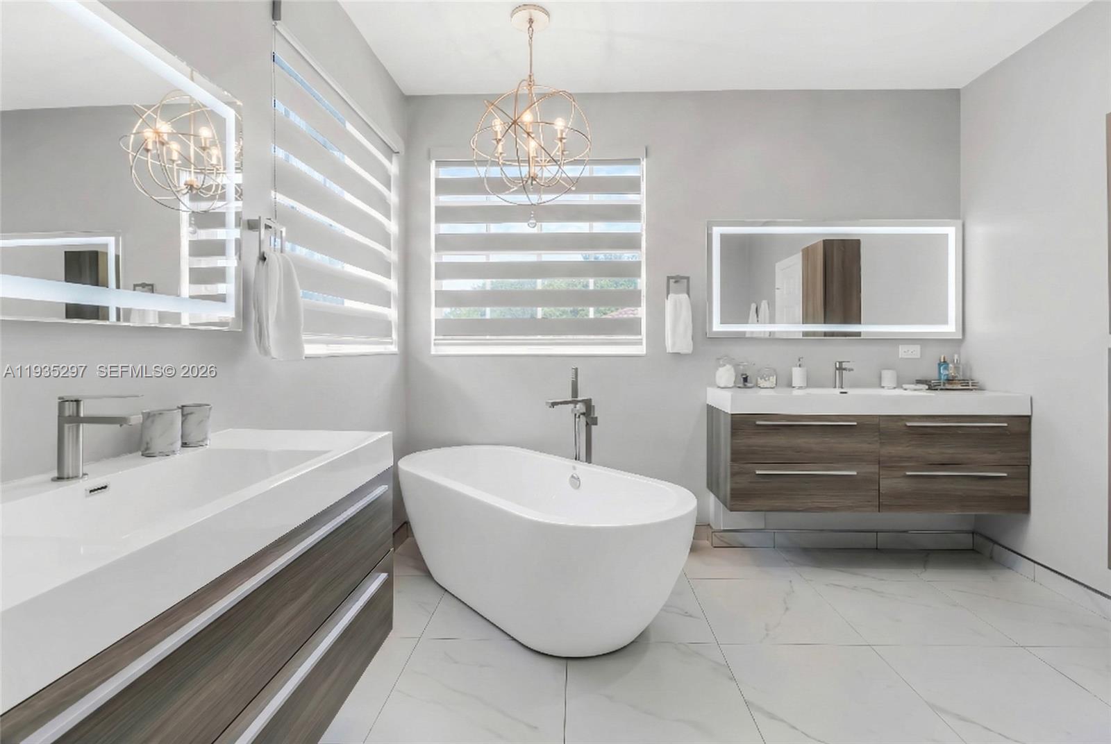 SUNSET LAKES PLAT THREE - Residential