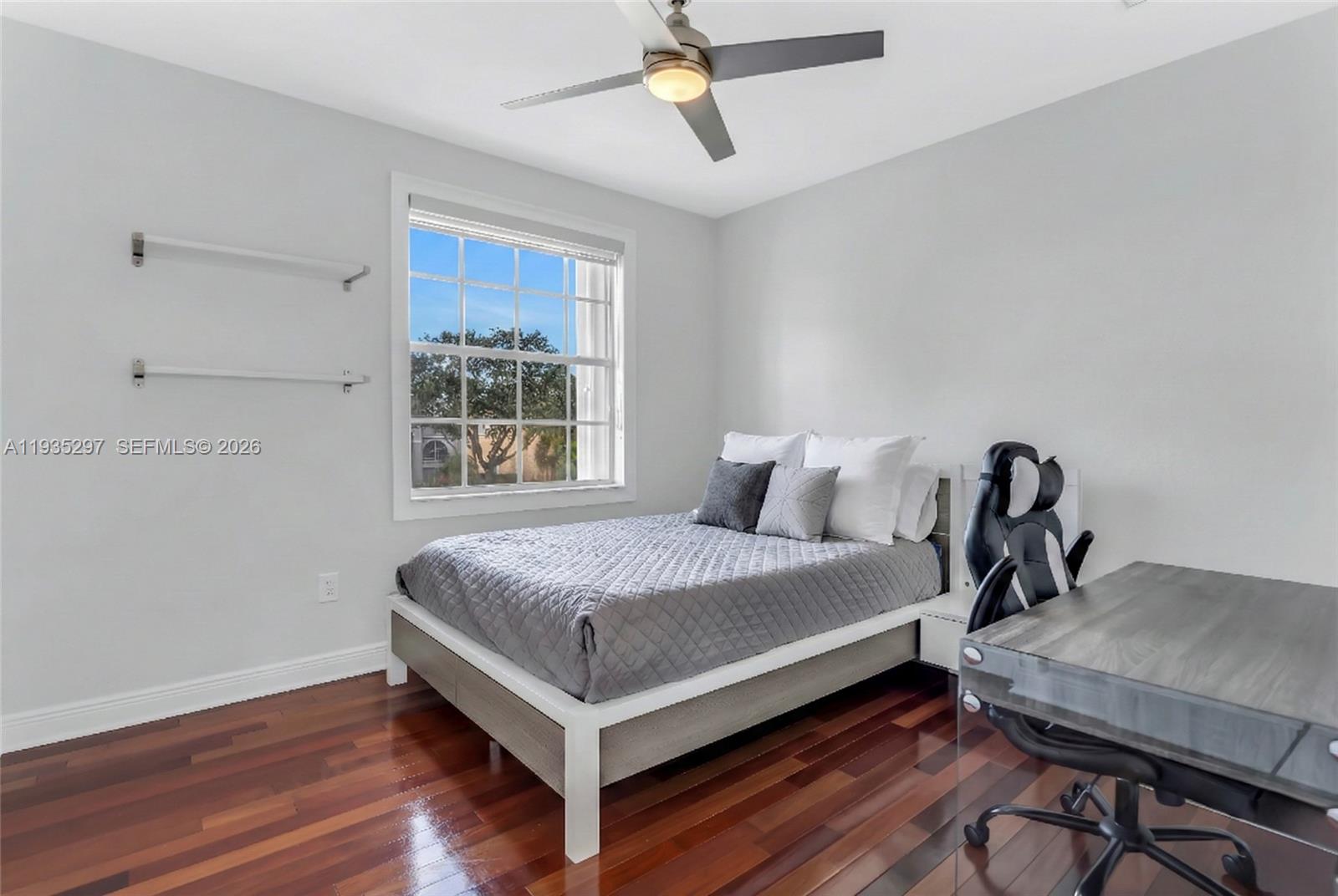 SUNSET LAKES PLAT THREE - Residential