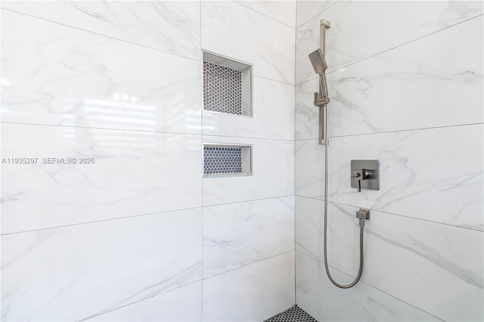 SUNSET LAKES PLAT THREE - Residential