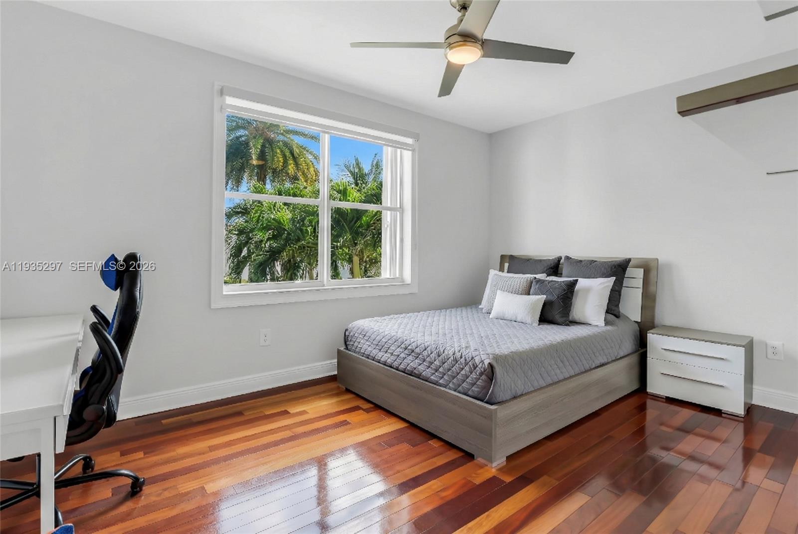 SUNSET LAKES PLAT THREE - Residential