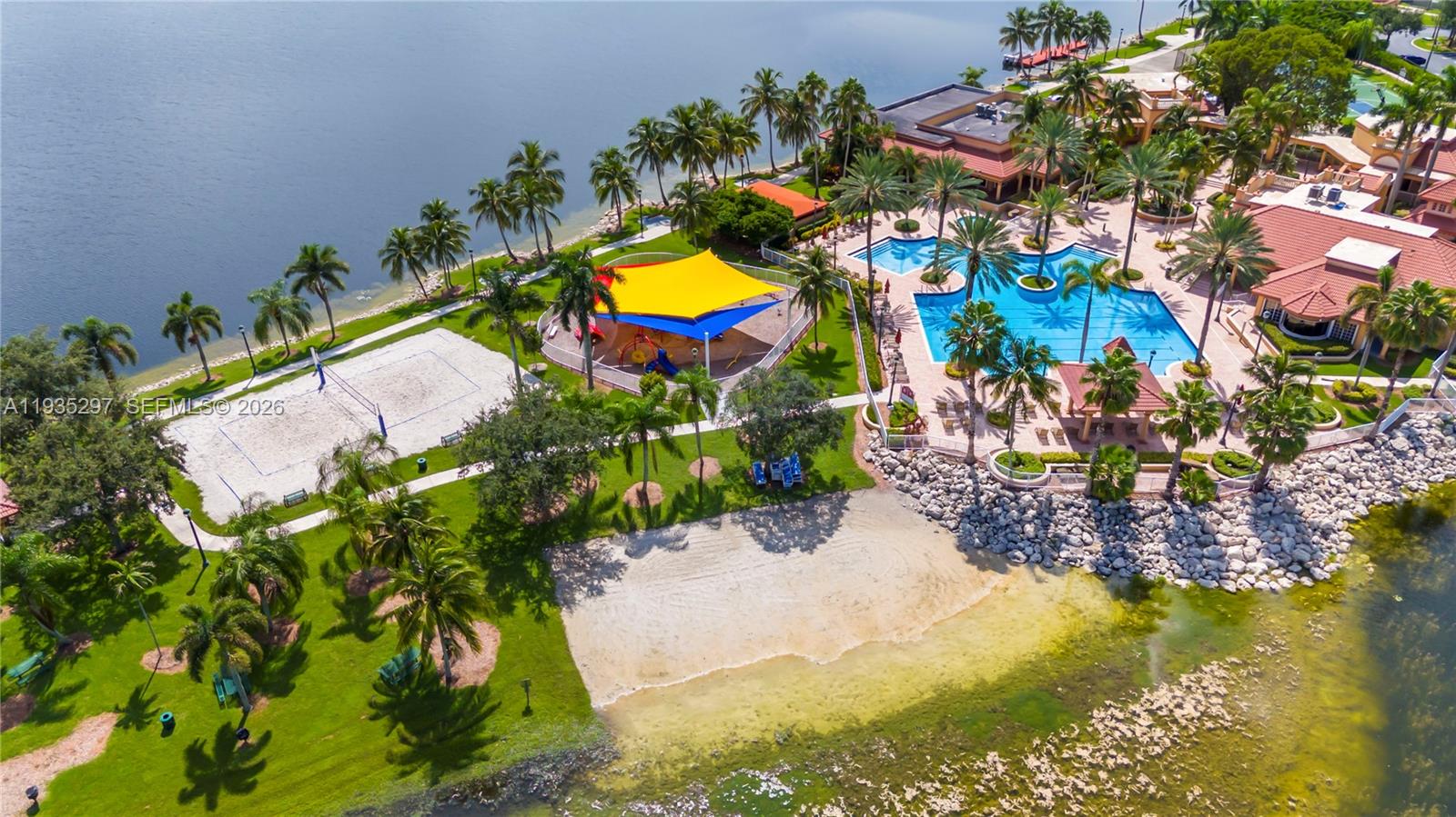 SUNSET LAKES PLAT THREE - Residential