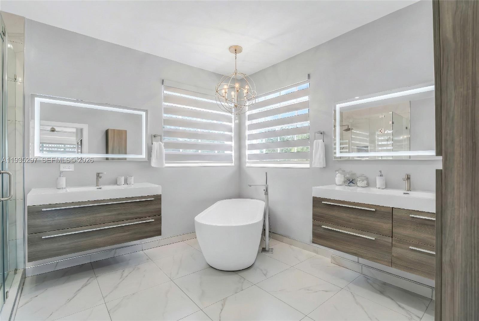 SUNSET LAKES PLAT THREE - Residential