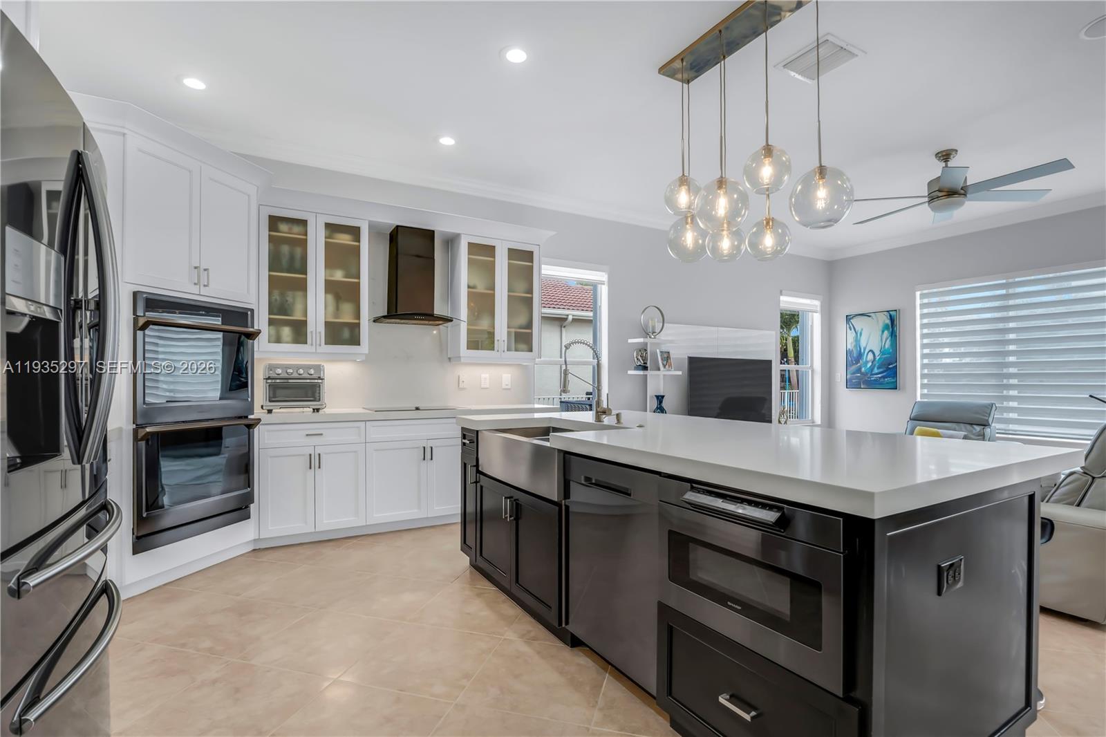 SUNSET LAKES PLAT THREE - Residential