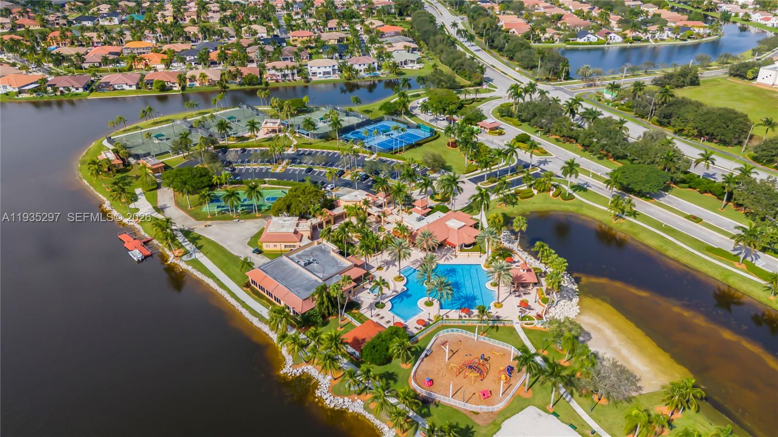 SUNSET LAKES PLAT THREE - Residential