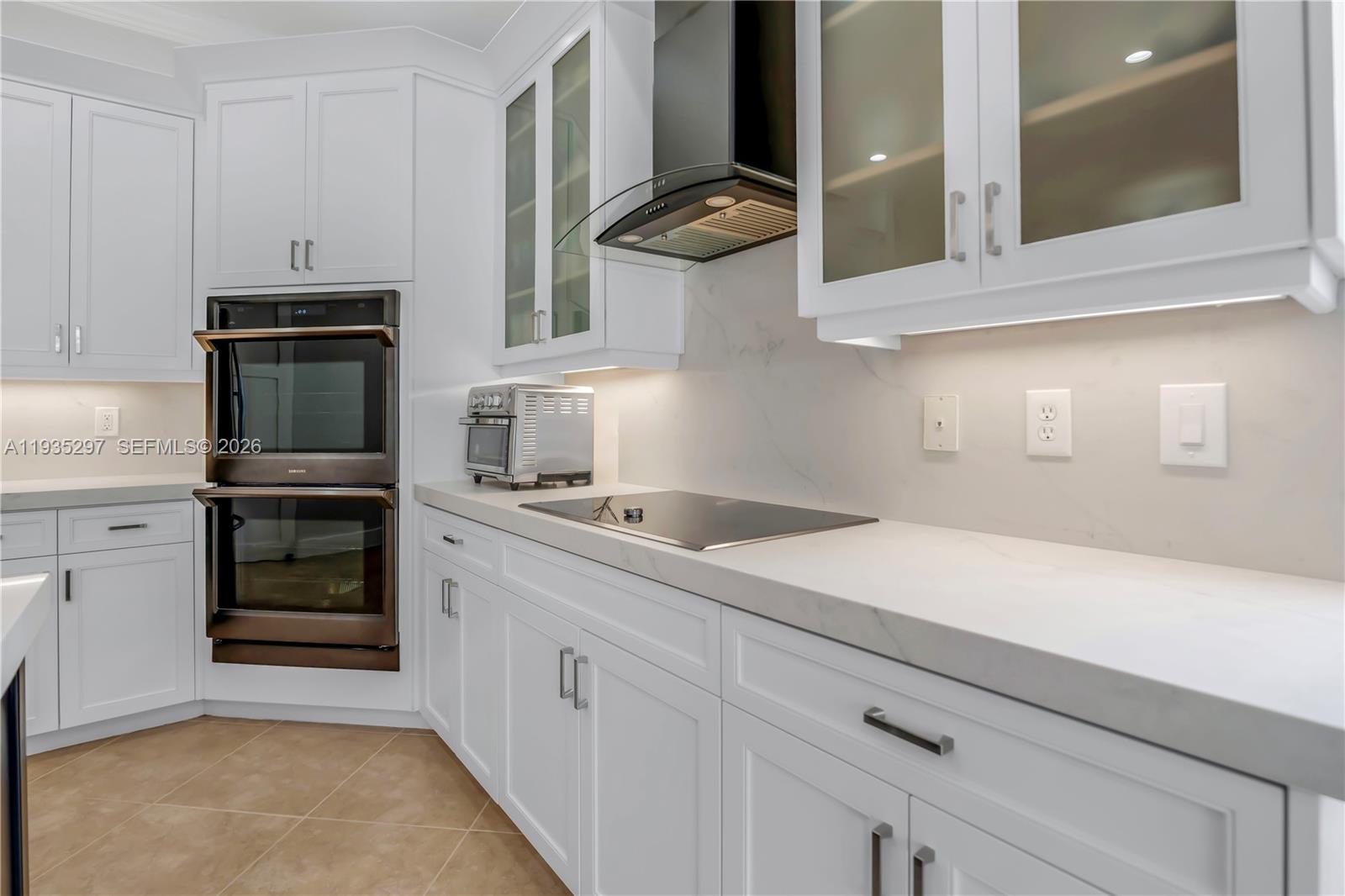 SUNSET LAKES PLAT THREE - Residential