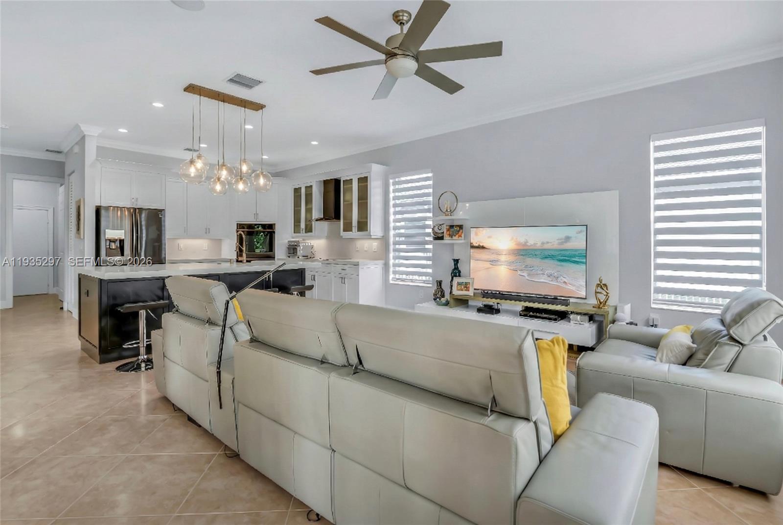 SUNSET LAKES PLAT THREE - Residential