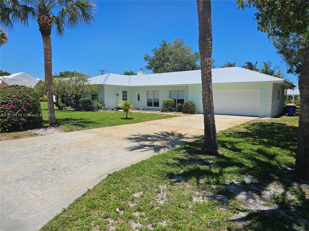 Photo of 8047 SE Coconut St #8047, Hobe Sound, FL 33455 (MLS # A11574516)