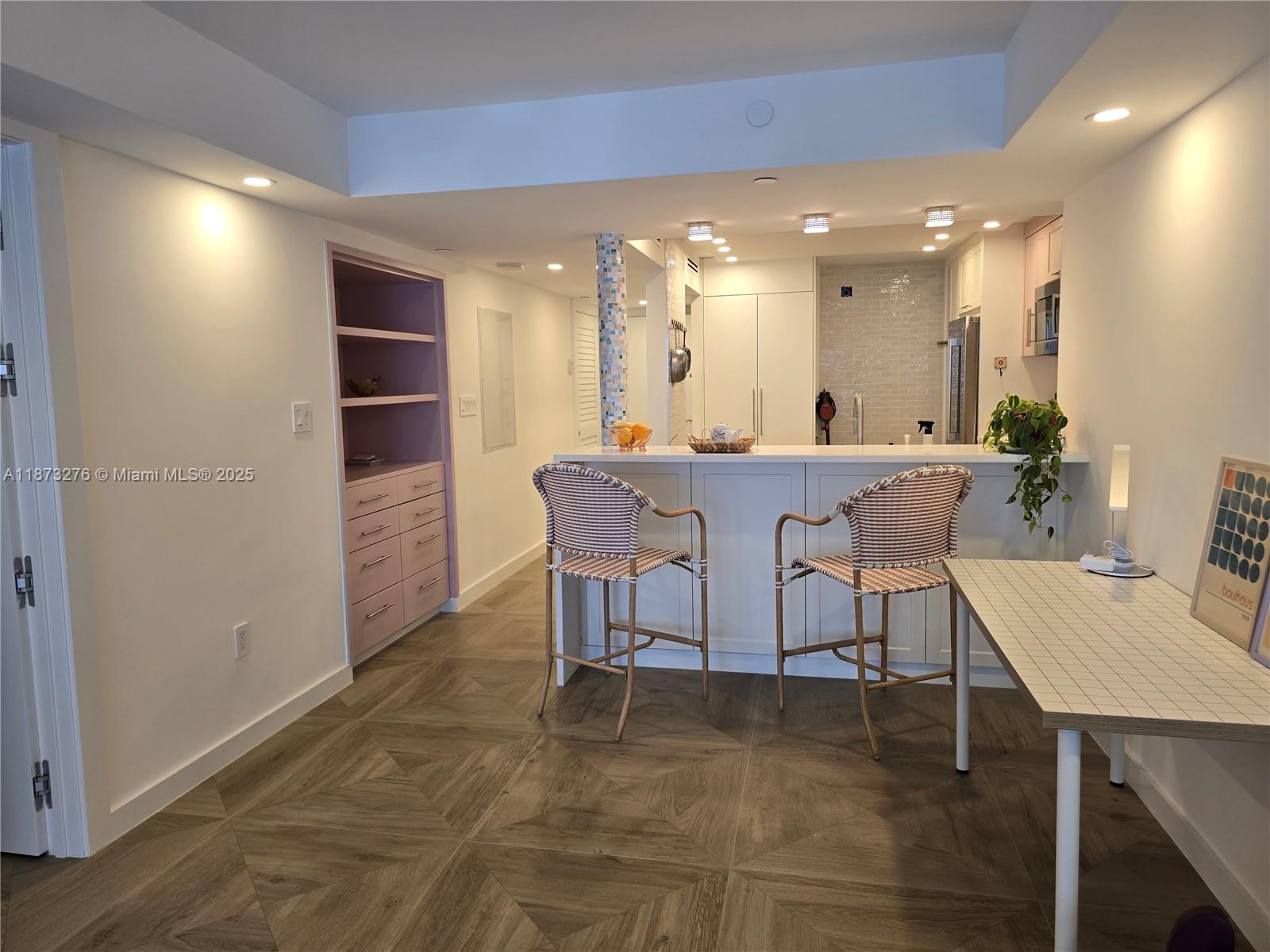 Fully remodeled residence located in a building with direct access to the ocean and amenities that include valet parking, 24 hours security, two swimming pools, one is a lap pool, state-of- the art fitness rooms, beach service, two electric car charging stations, BBQ area, Sauna and Steam Rooms, Children play room, among others. It has a new A/C, Bosch home appliances and impact windows.