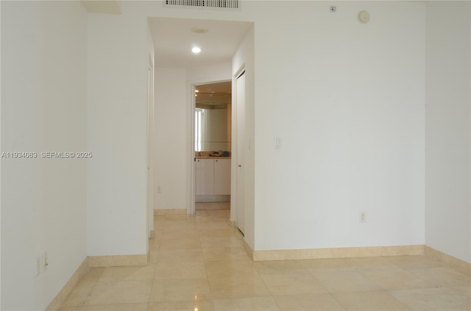 CARBONELL CONDO - Residential
