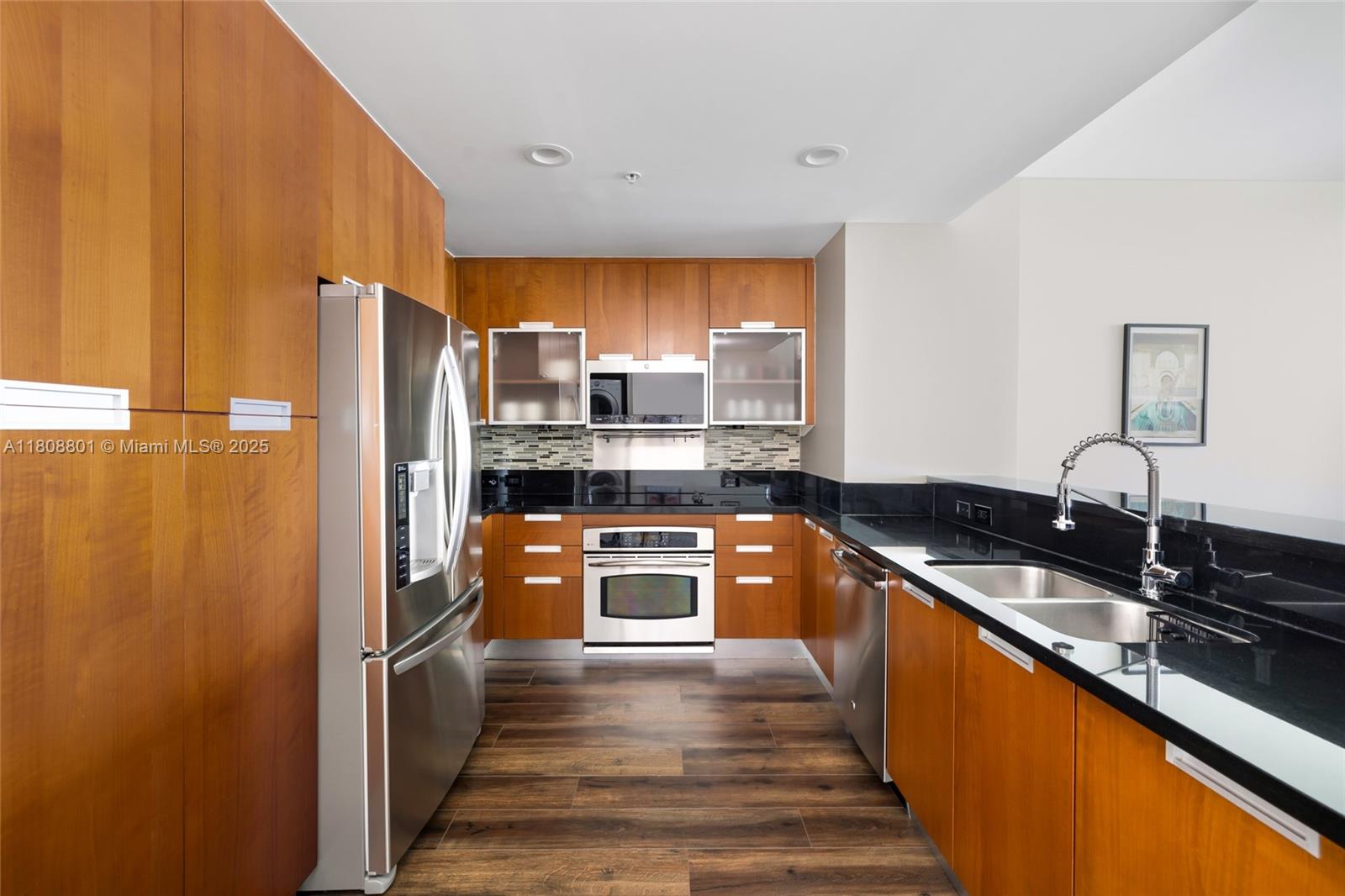THE LEXI CONDO - Residential Lease