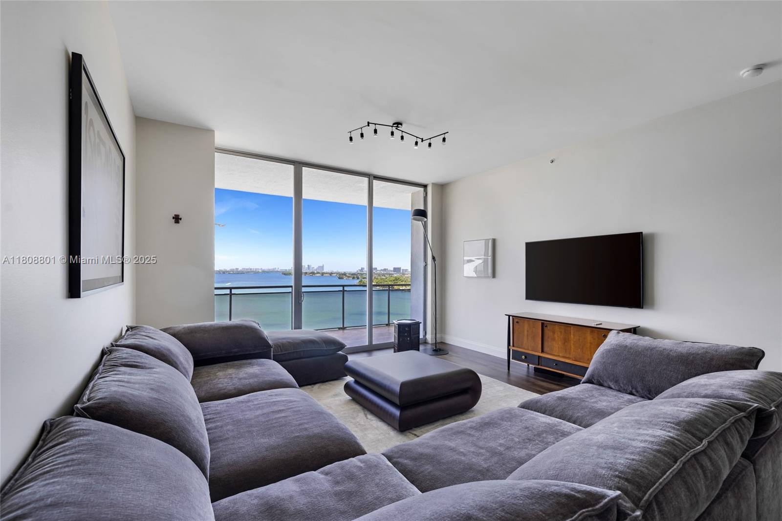 THE LEXI CONDO - Residential Lease