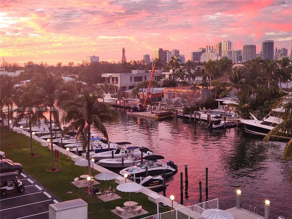 Photo of 1731 SE 15th St #511, Fort Lauderdale, FL 33316 (MLS # A11936115)