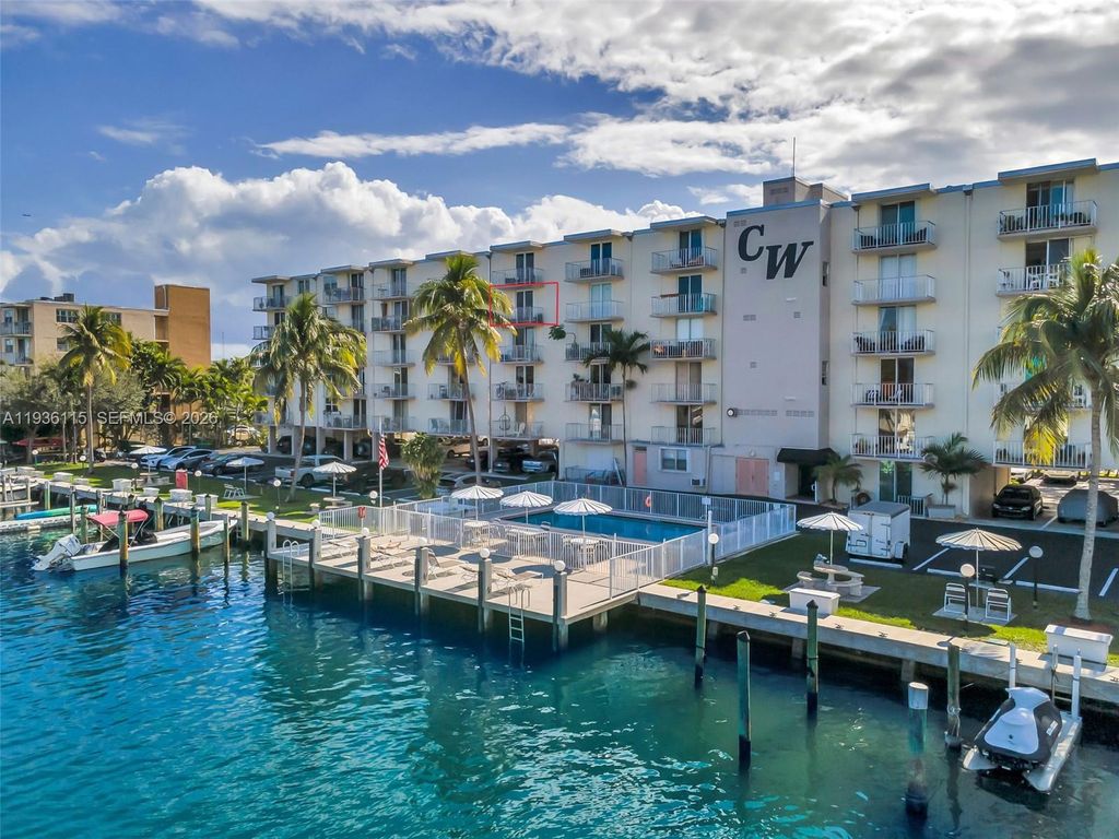 Photo of 1731 SE 15th St #511, Fort Lauderdale, FL 33316 (MLS # A11936115)