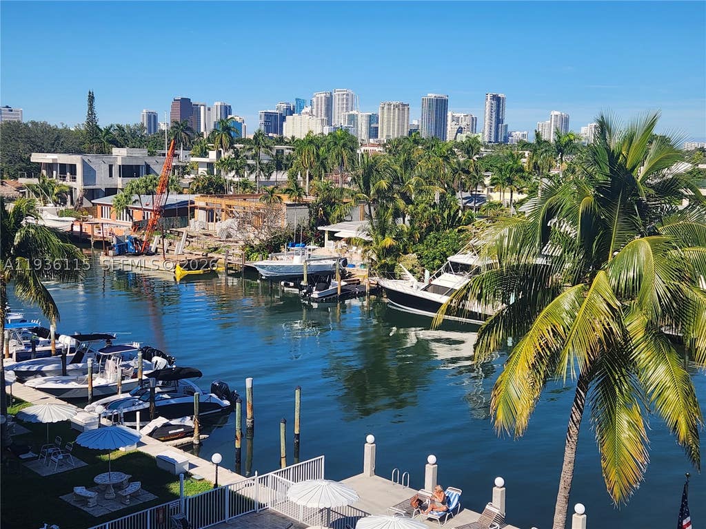 Photo of 1731 SE 15th St #511, Fort Lauderdale, FL 33316 (MLS # A11936115)