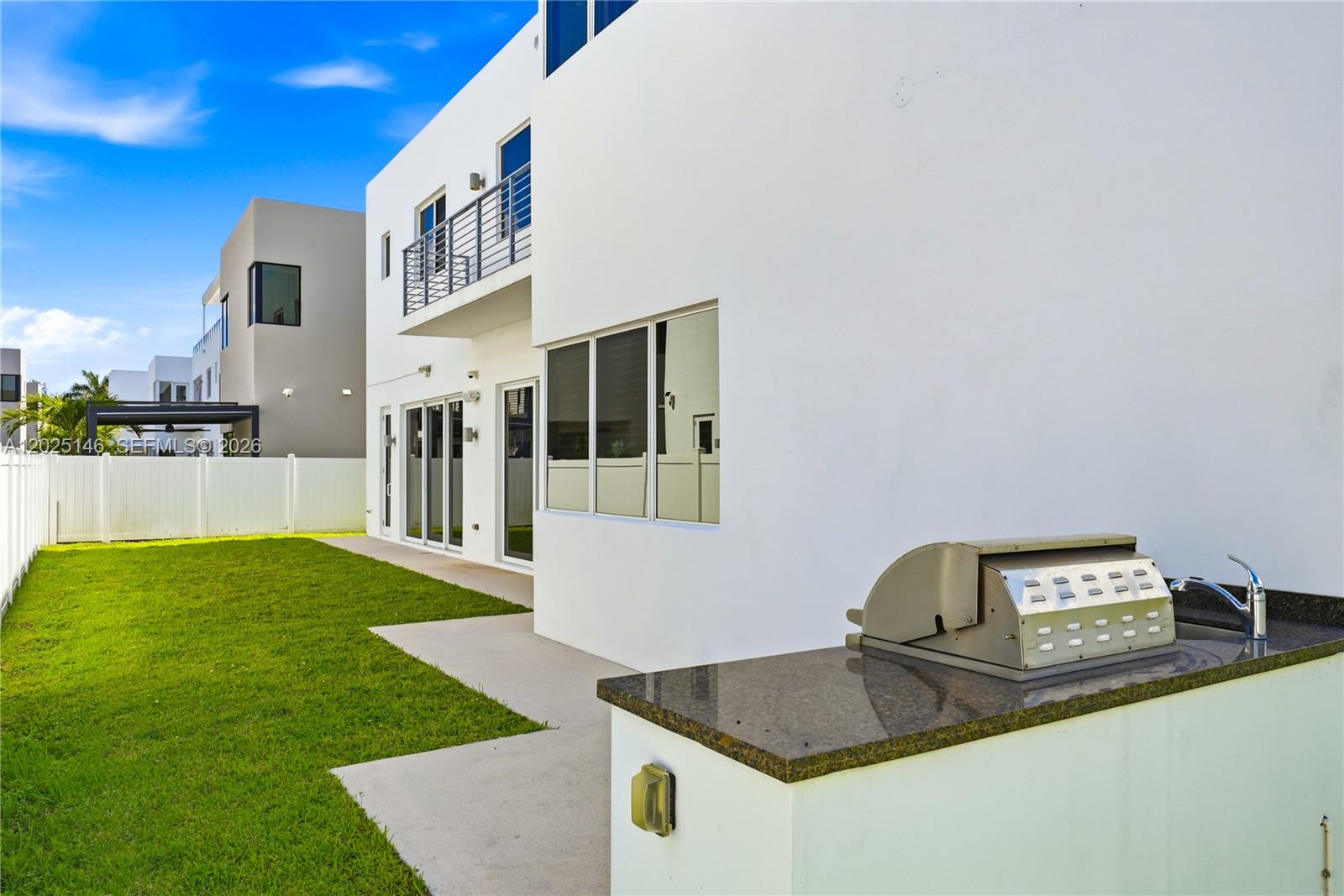 DORAL COMMONS RESIDENTIAL - Residential