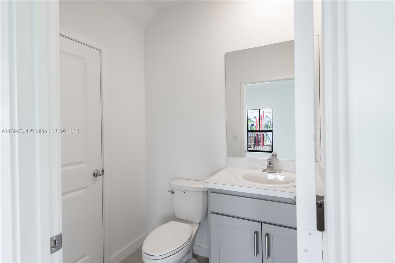 SEBASTIAN ISLE - Residential Lease