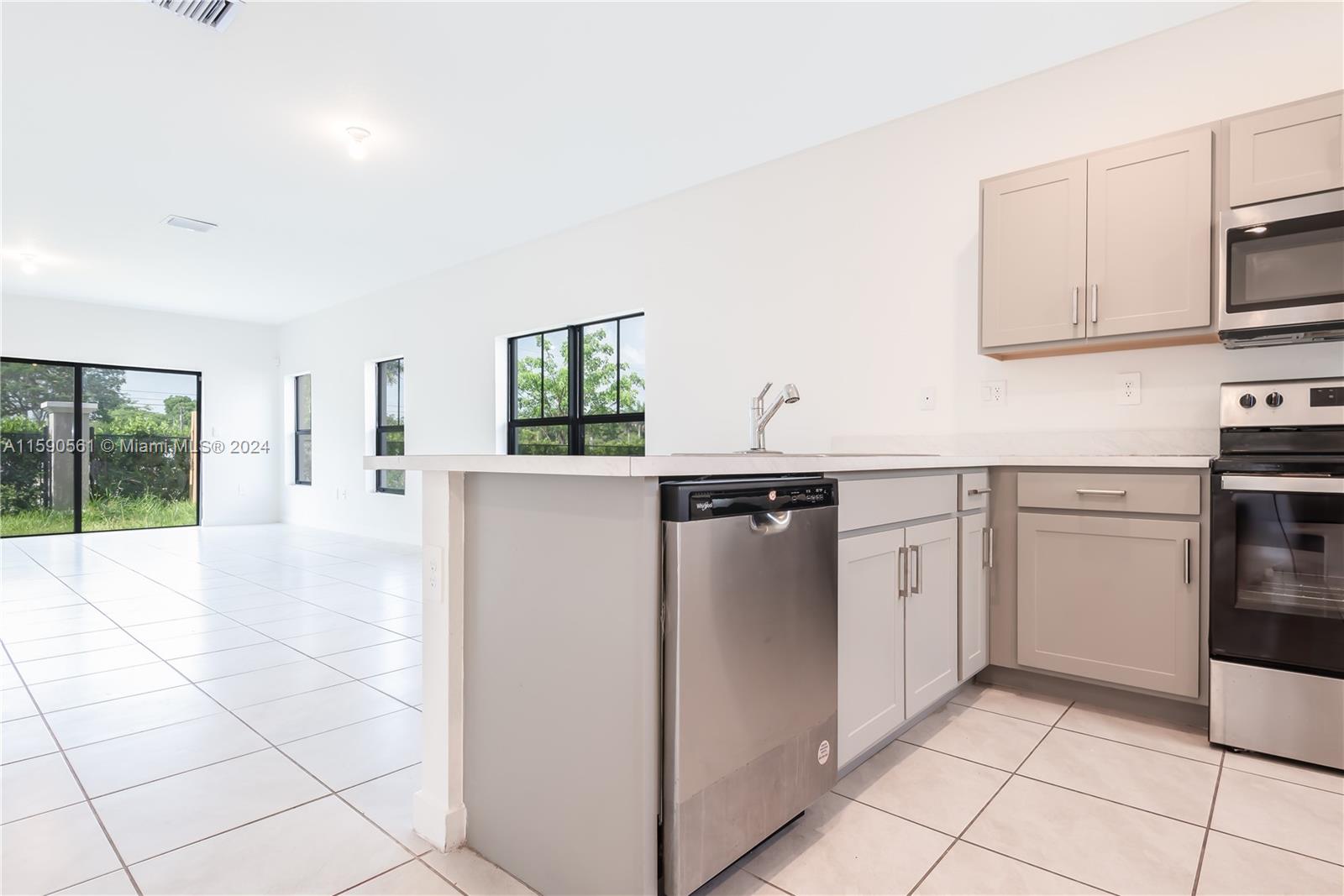 SEBASTIAN ISLE - Residential Lease