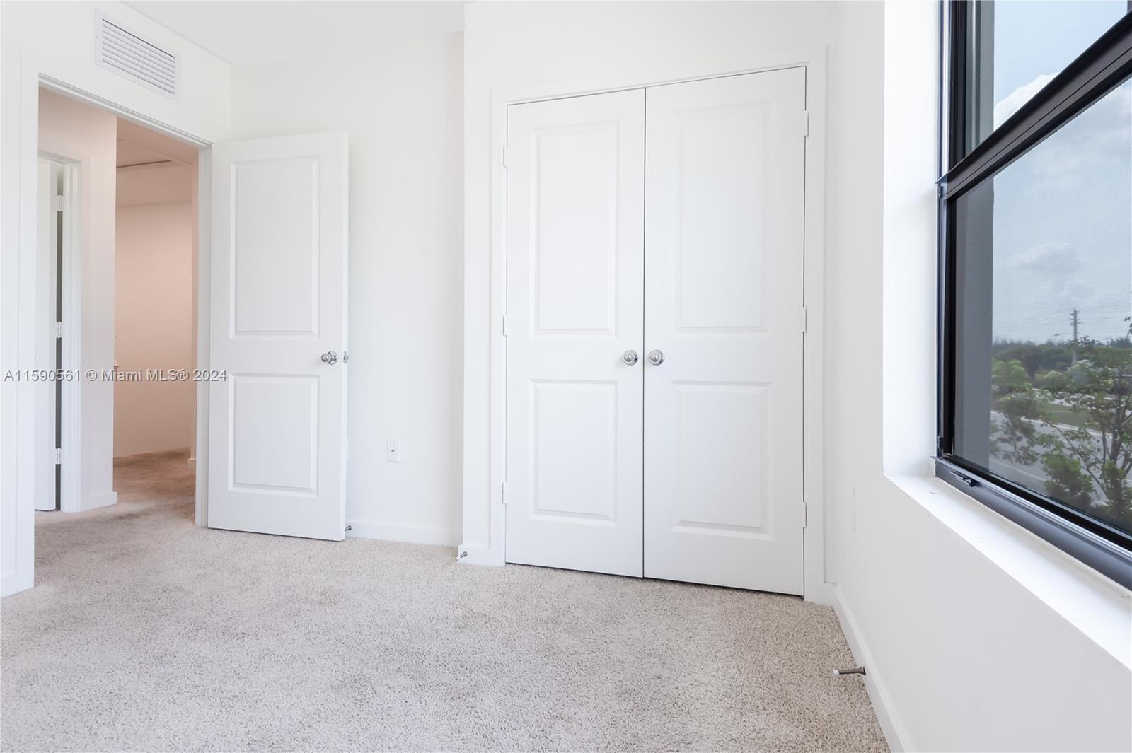 SEBASTIAN ISLE - Residential Lease