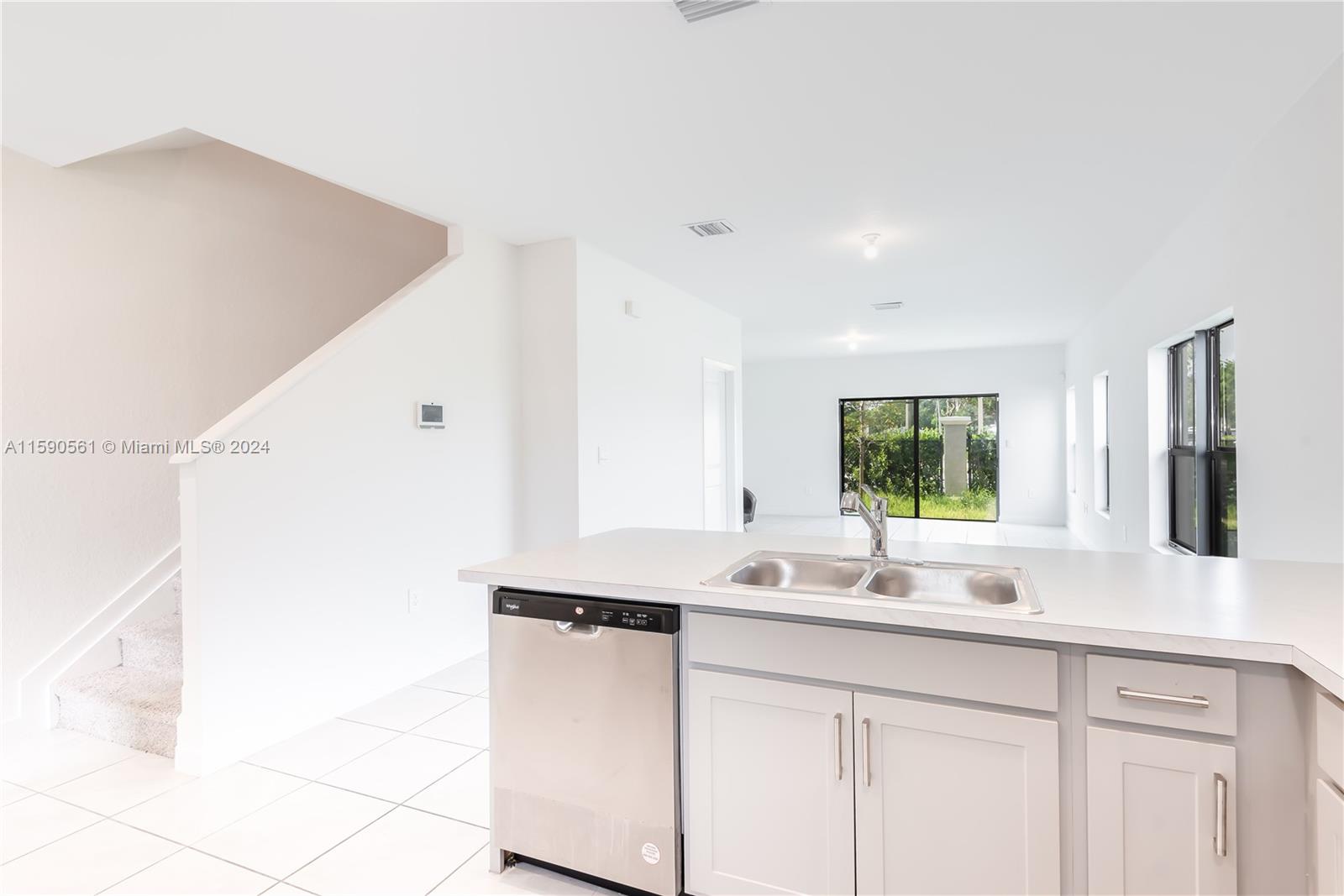 SEBASTIAN ISLE - Residential Lease