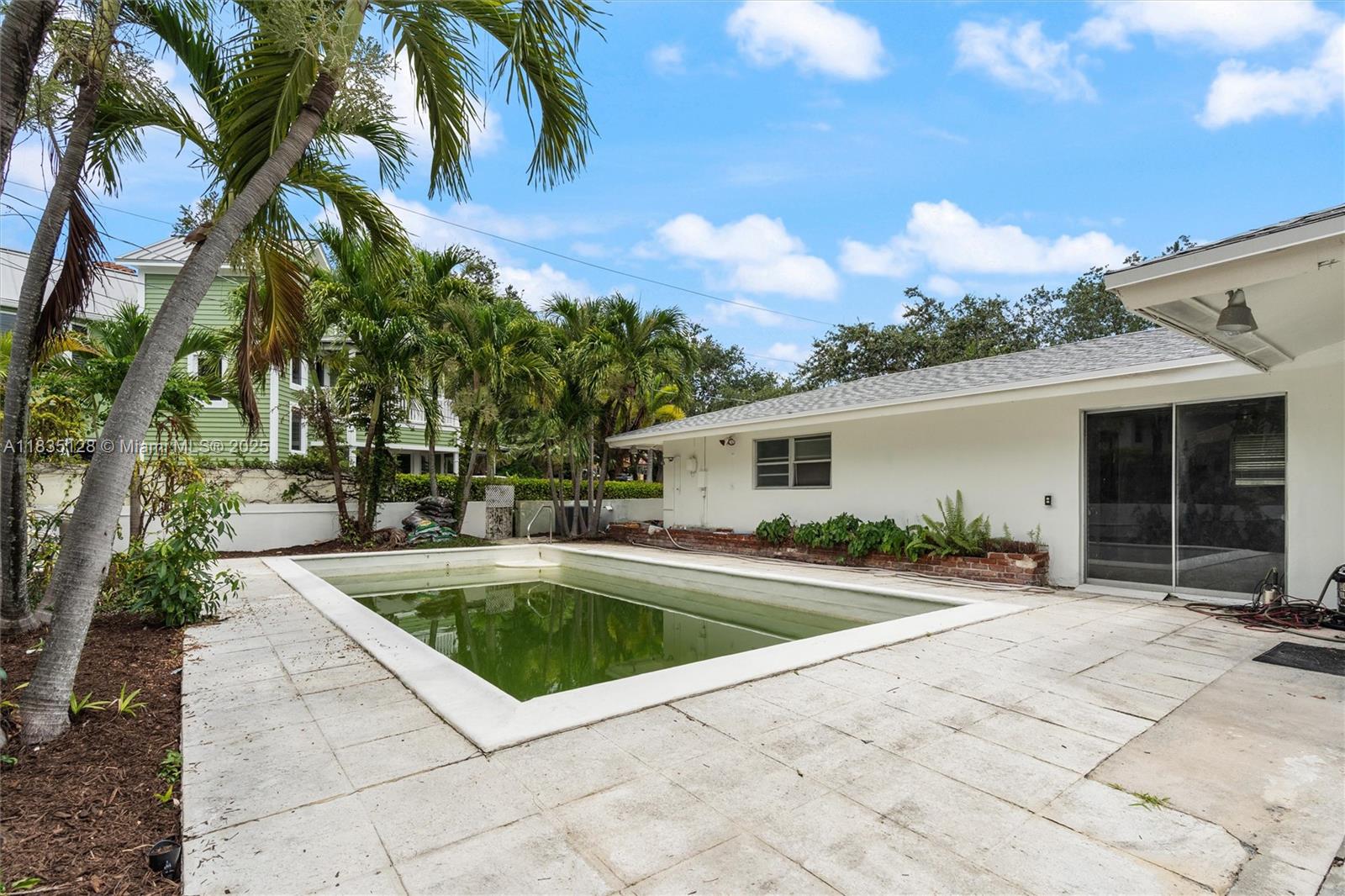 RIO VISTA ISLES - Residential