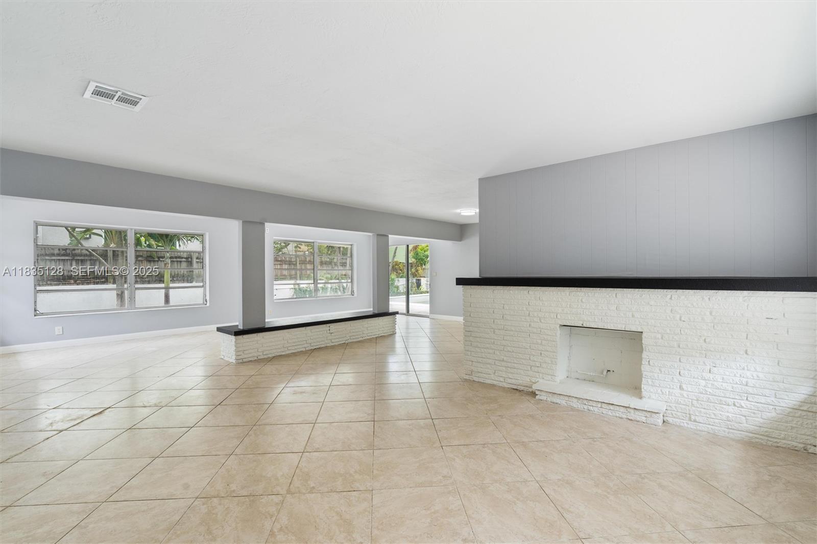 RIO VISTA ISLES - Residential