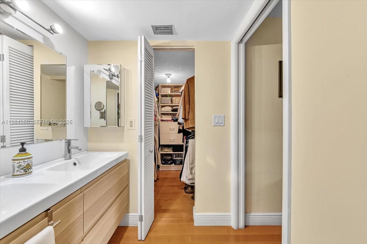 KENLAND BEND NORTH CONDO - Residential