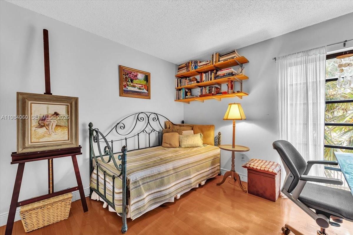 KENLAND BEND NORTH CONDO - Residential