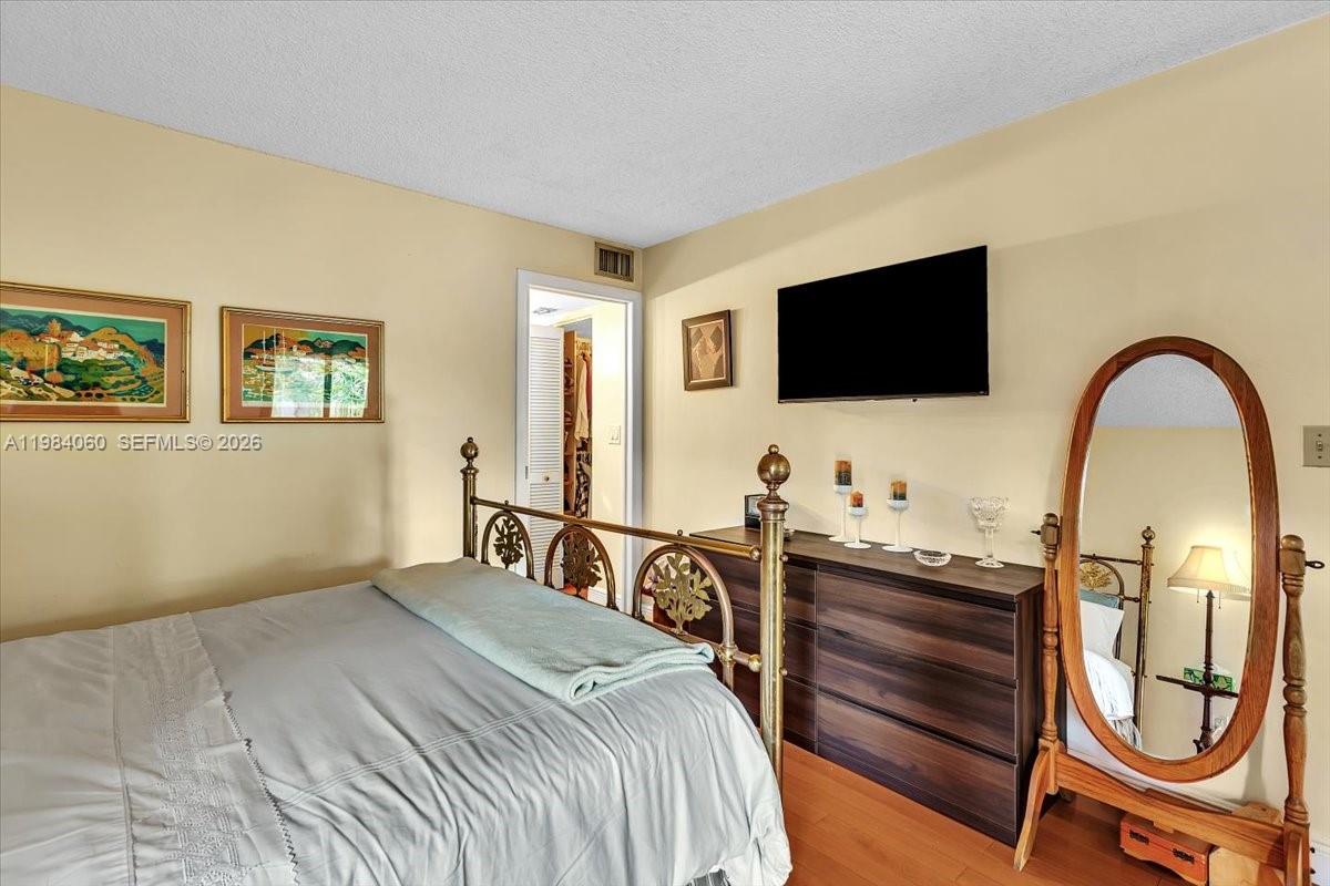KENLAND BEND NORTH CONDO - Residential