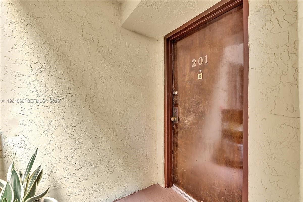 KENLAND BEND NORTH CONDO - Residential