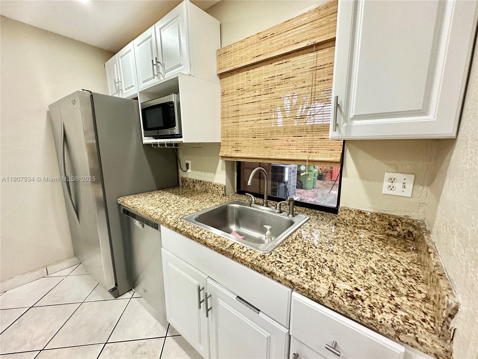 PEMBROKE POINTE SEC ONE - Residential Lease