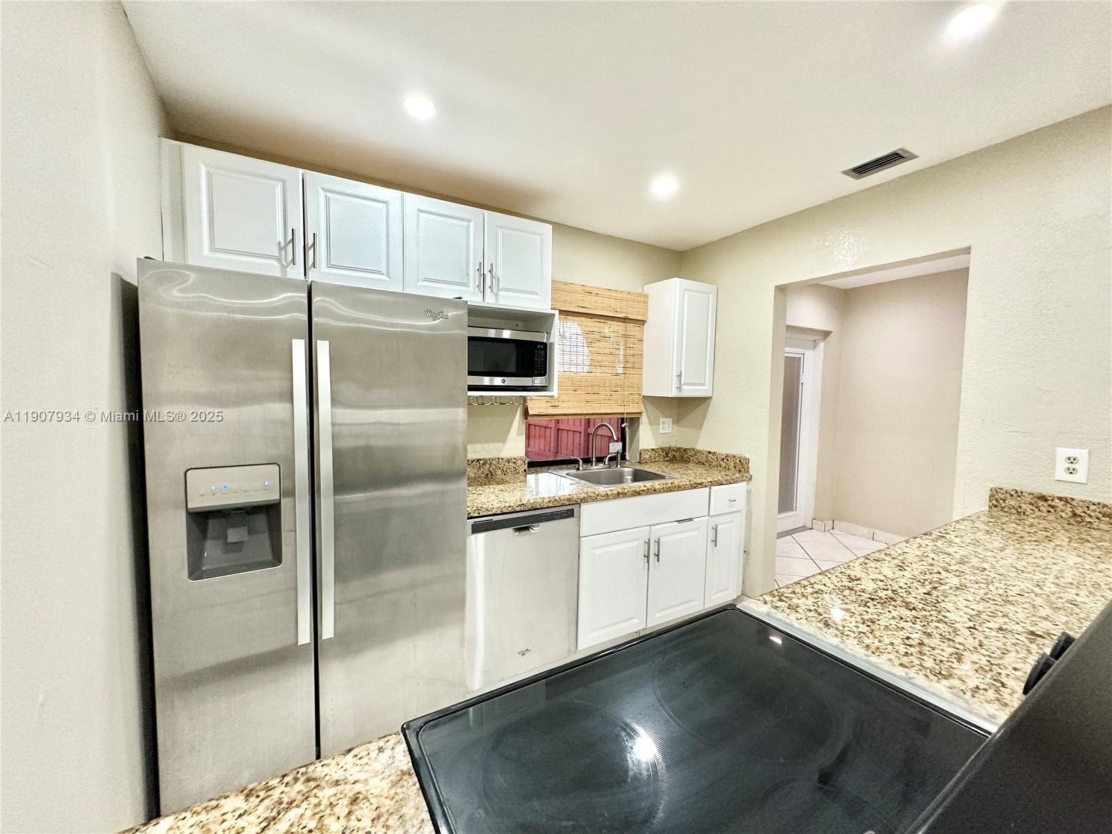 PEMBROKE POINTE SEC ONE - Residential Lease