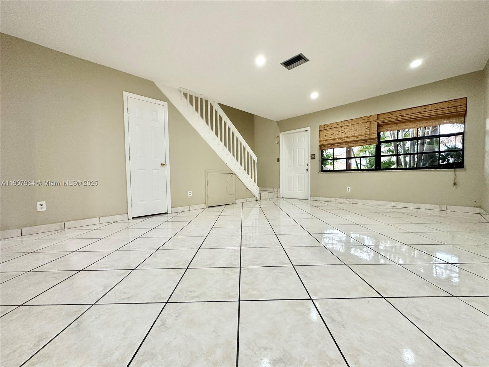 PEMBROKE POINTE SEC ONE - Residential Lease