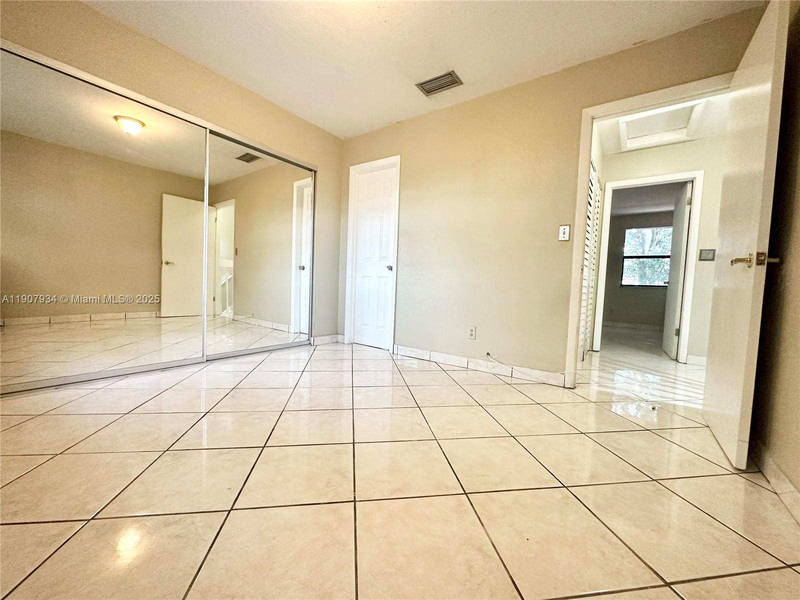 PEMBROKE POINTE SEC ONE - Residential Lease