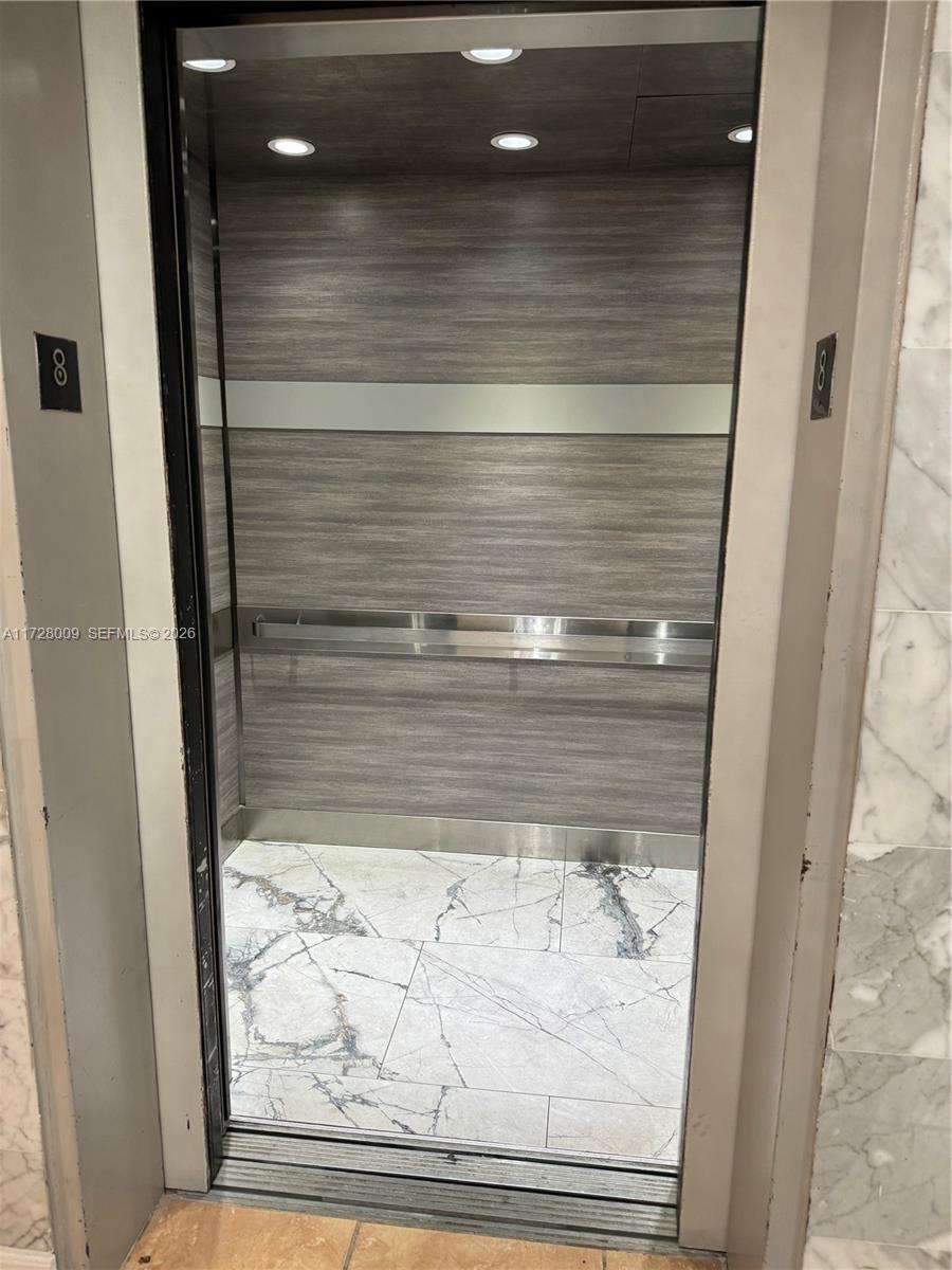 THE AVENTURA BEACH CLUB C - Residential