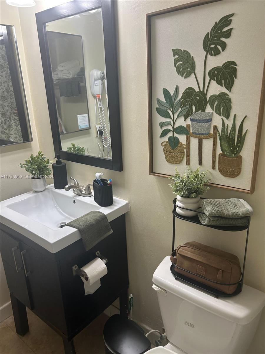 THE AVENTURA BEACH CLUB C - Residential