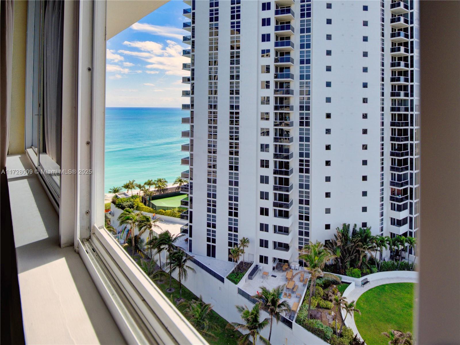 THE AVENTURA BEACH CLUB C - Residential