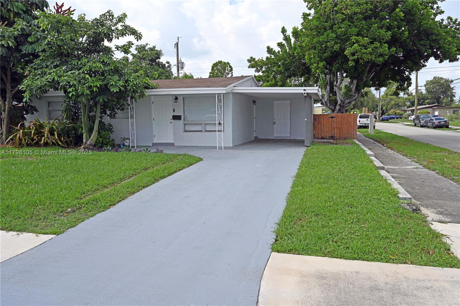 PALM LANE VILLA - Residential Lease