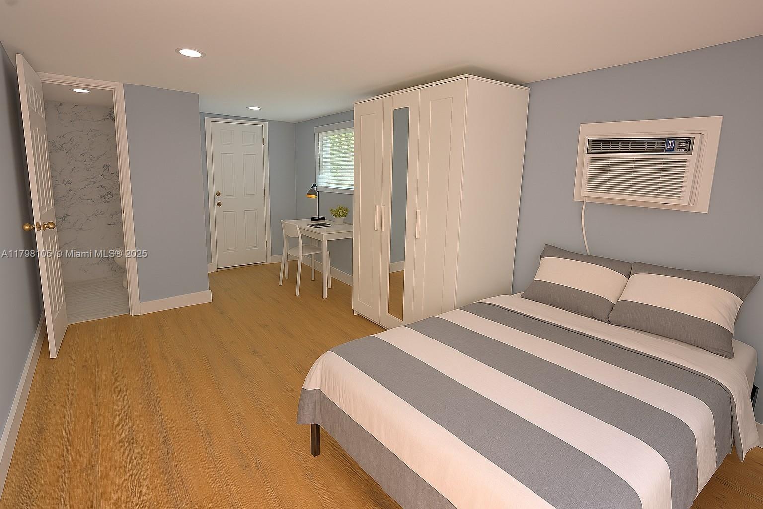 PALM LANE VILLA - Residential Lease