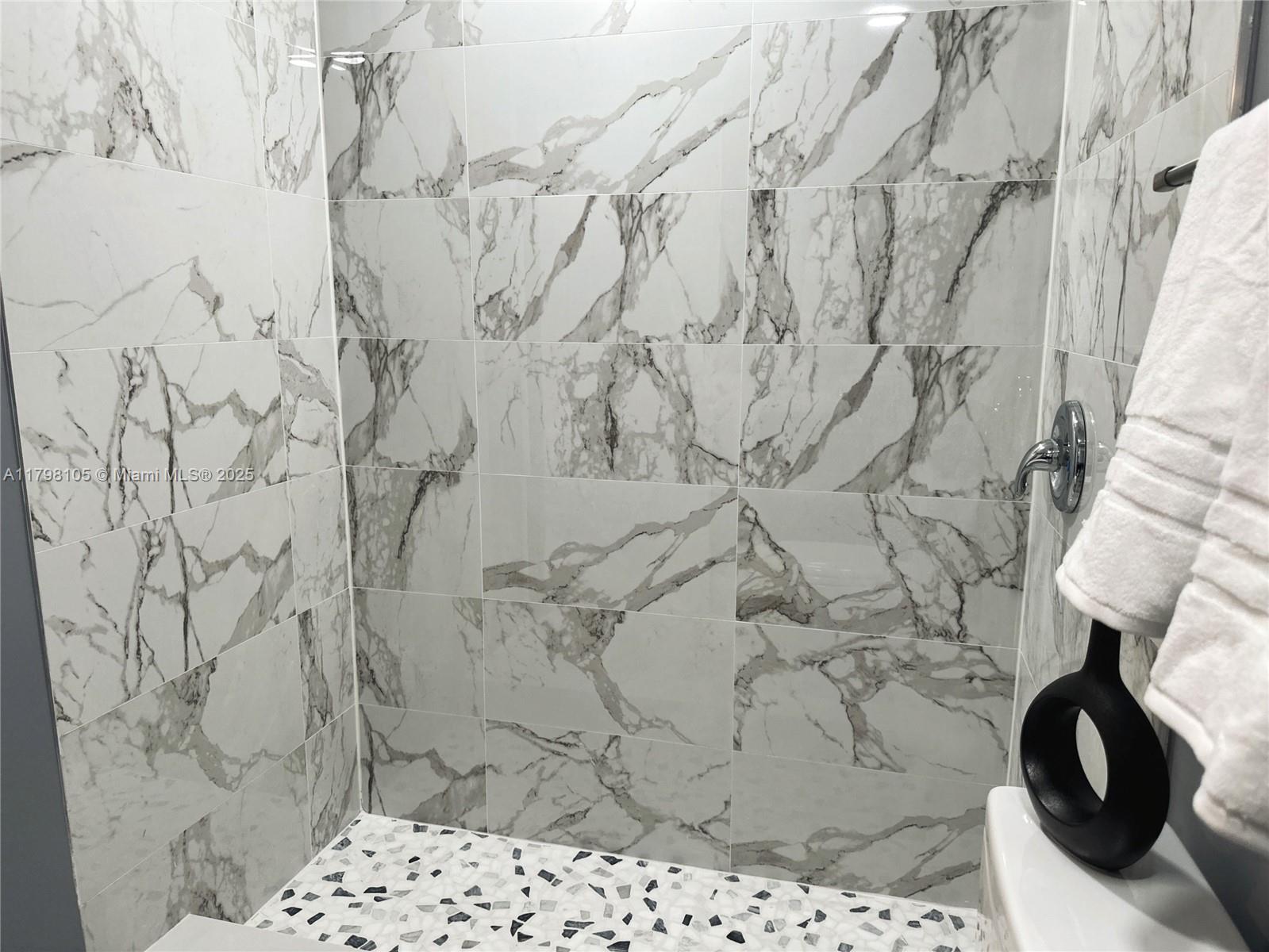 PALM LANE VILLA - Residential Lease